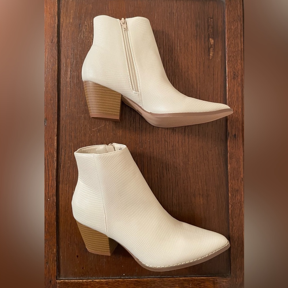 Brand new white Lulu Boots, size 7